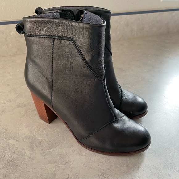 Toms Shoes - TOM booties!